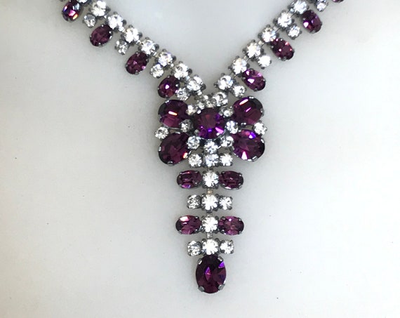 Striking vintage clear and purple rhinestone choker necklace Hollywood glamour style