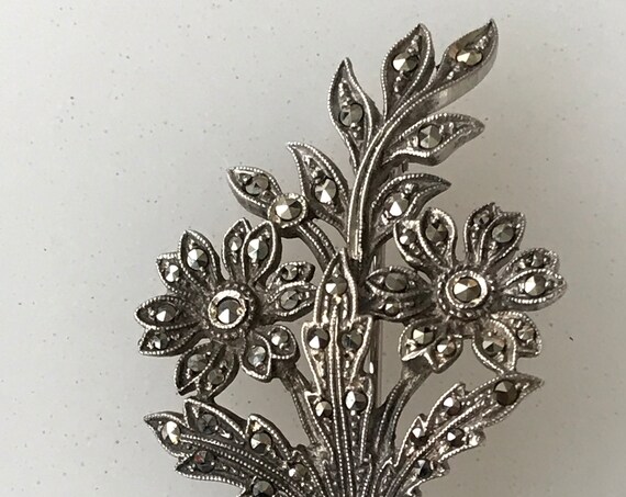 Hallmarked Sterling Silver And Marcasite Vintage Flower Brooch .