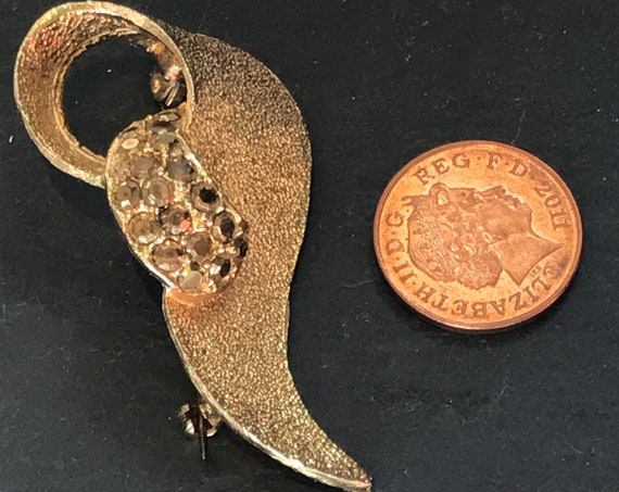 Vintage gold tone elegant swirl brooch pin c1950-60