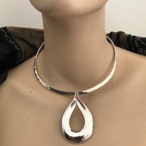 Statement piece Modernist solid sterling silver Torque necklace with pendant from Franz Scheurle, Germany now Quinn c1960-70s image 4