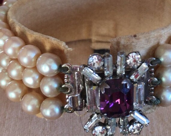 Vintage Lotus de Luxe pearl boxed bracelet with silver clasp