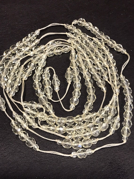 Art Deco hand threaded glass beaded flapper necklace