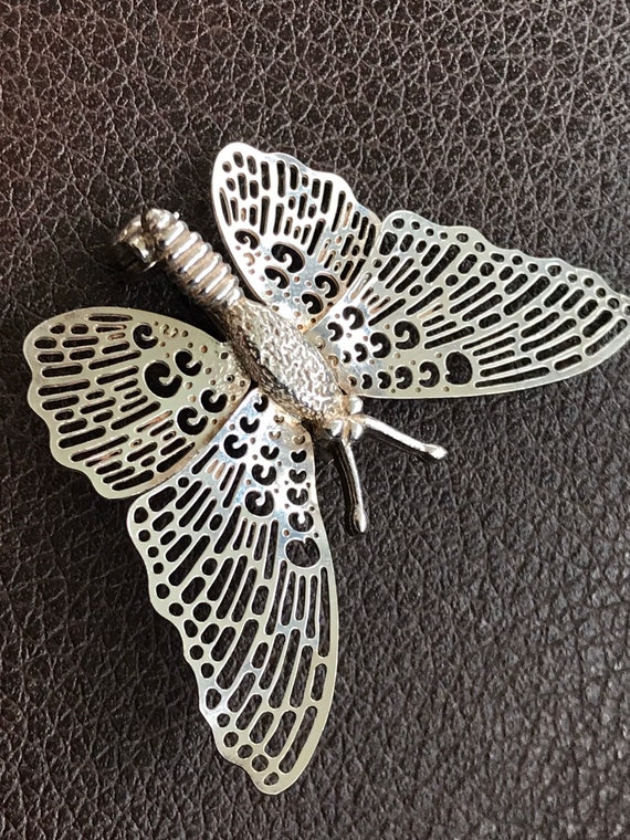Pretty vintage silver butterfly brooch pin