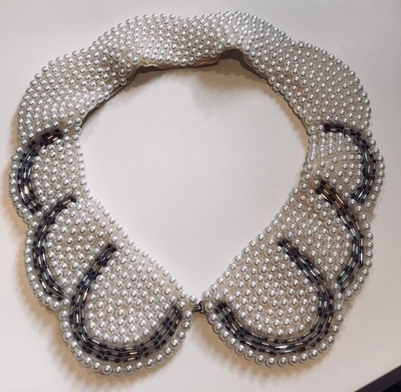 Vintage 1940s50s simulated glass pearl silk collar set with seed beads