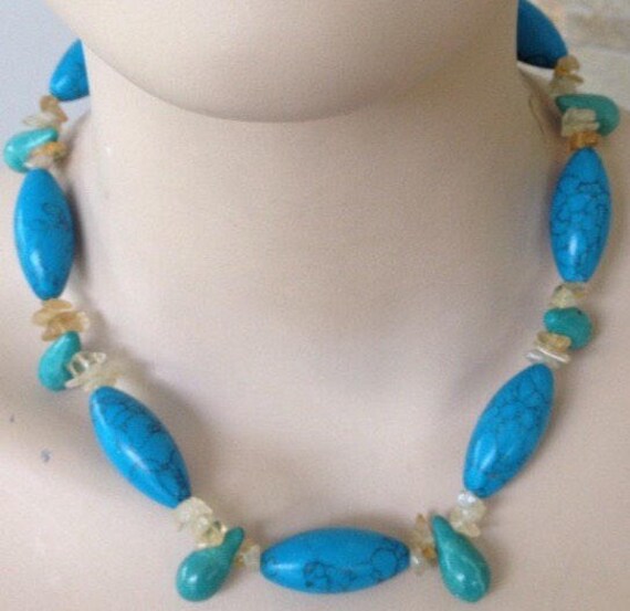 Beautiful vintage beaded Turquoise necklace
