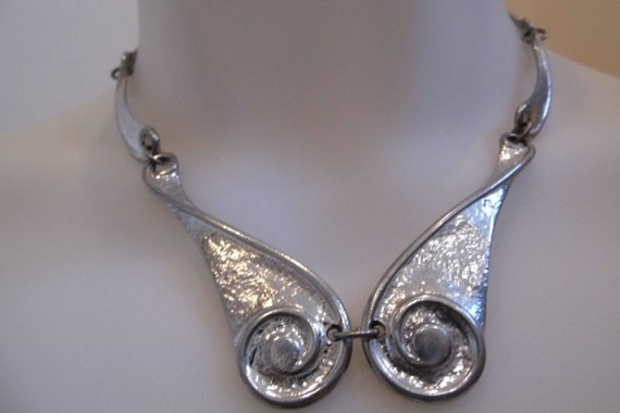 Unusual Vintage handcrafted modernist choker c1960s