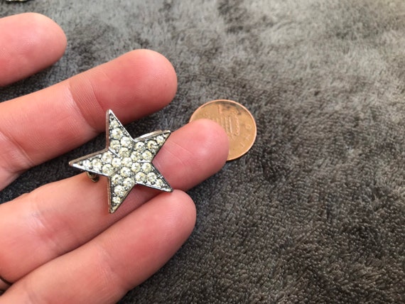 Superb vintage tiny sparkling pave set diamanté star brooch pin