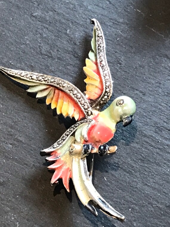 Vintage 1940s/50s pot enamel and Marcasite parrot brooch pin