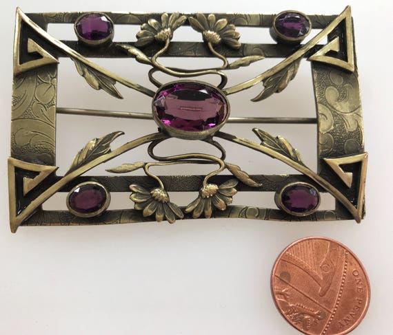 Beautiful Victorian Art Nouveau Amethyst glass cabochons stylised floral brass sash pin brooch