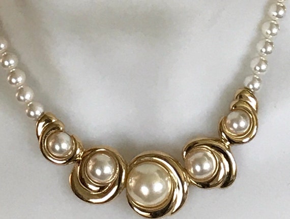 Beautiful vintage Statement piece choker necklace by Napier c1980s