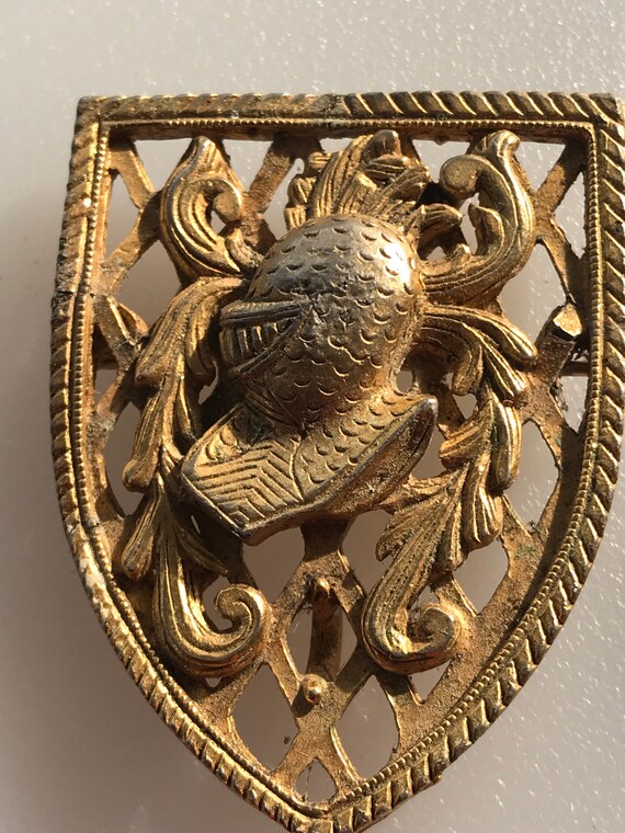 Vintage signed Alucraft knight crest heraldic style shield brooch pin