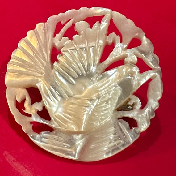 Vintage Carved Mother Of Pearl round  Bird Design Brooch Pin