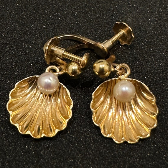 Fantastic vintage Hermann Siersbøl 14k 585 gold screw backed earrings shells with pearls