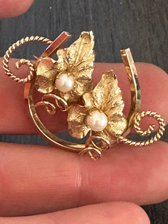 Vintage 12KT Gold filled lucky horse shoe floral brooch set with pearls