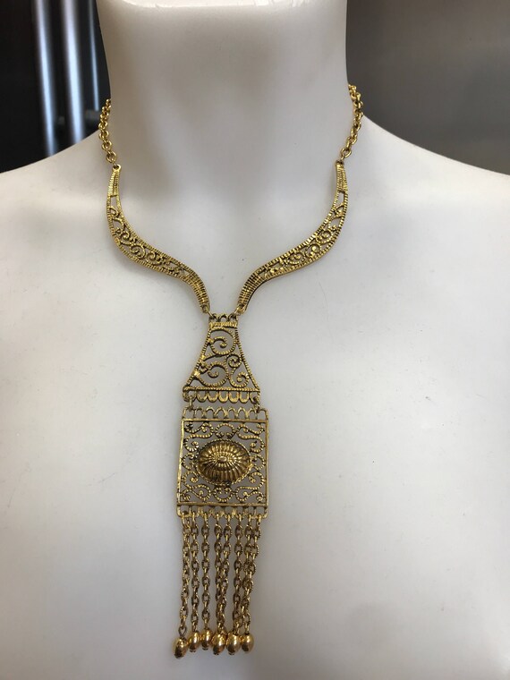 Beautiful vintage 1960s/70s gold tone modernist style tassel statement piece necklace