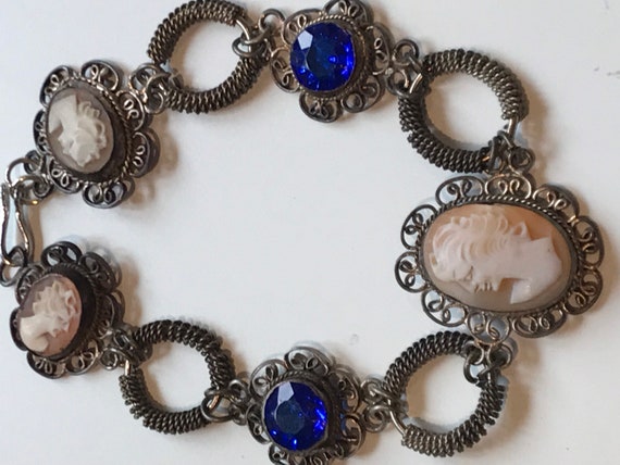 Beautiful Vintage Italian glass and cameo filigree bracelet
