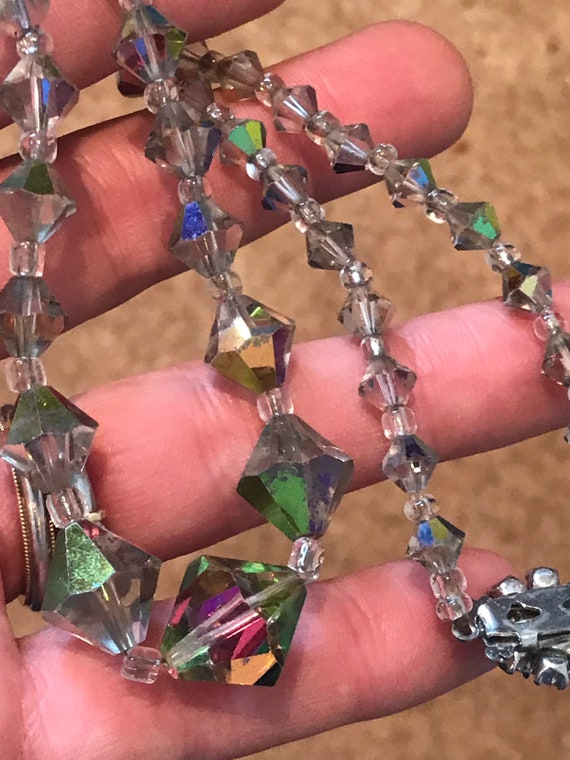 Beautiful vintage beaded aurora borealis single stranded crystal necklace with crystal clasp