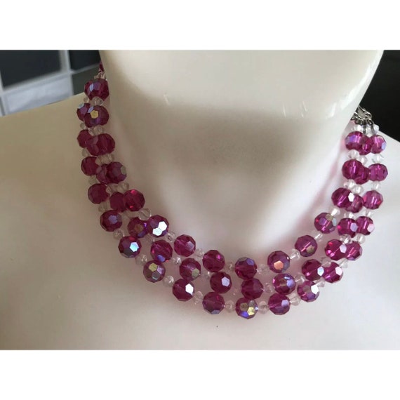 1950s three stranded cerise pink glass faceted crystal beaded necklace