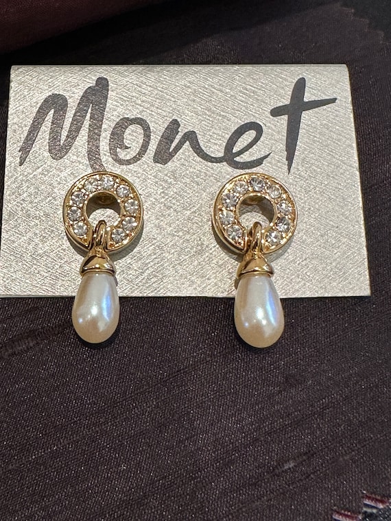 Vintage unworn Monet pearl and crystal drop earrings