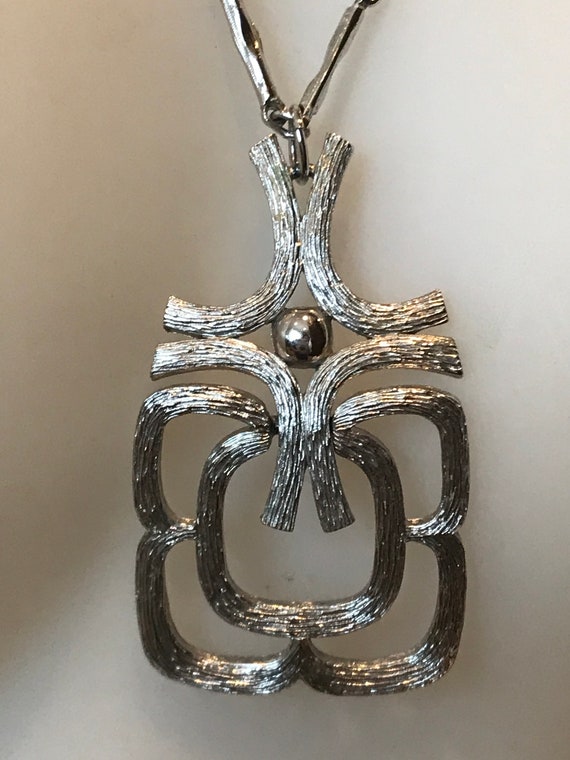 Unique Vintage brushed silver toned statement piece pendant necklace 1970s AVON