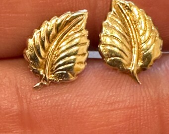 Vintage hallmarked 9 carat gold leaf shaped earrings