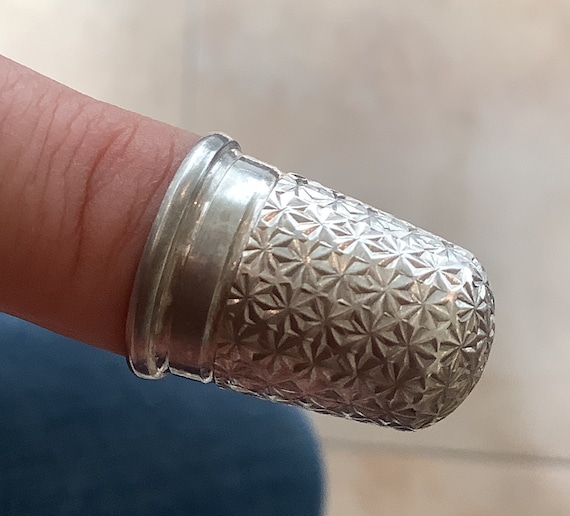 Antique Charles Horner Chester hallmarked silver thimble sz9