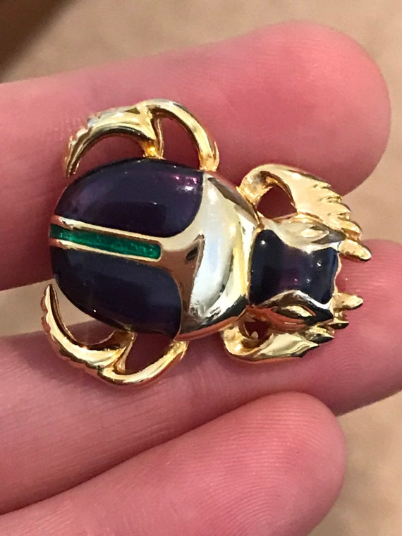 Vintage gold tone purple enamelled metal scarab beetle brooch/ pin