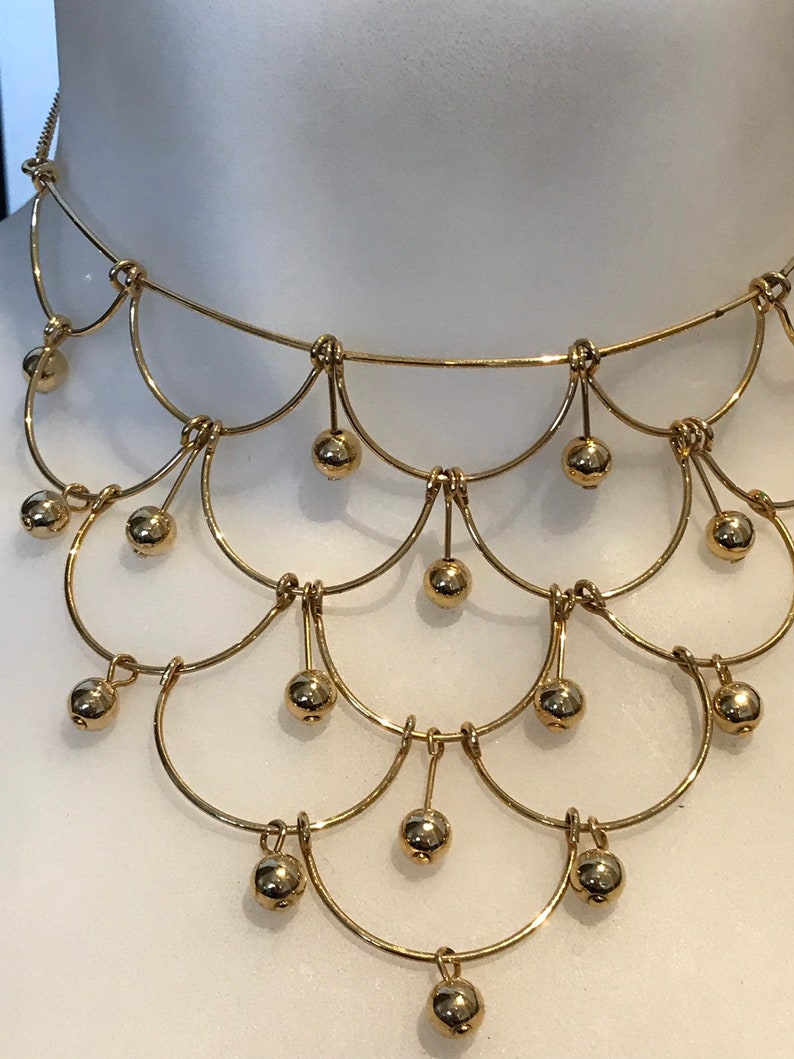 Beautiful vintage 1960s gold plated droplets choker with matching clip earrings