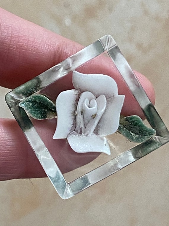 Beautiful Vintage reverse carved white lucite floral brooch/ pin c1950