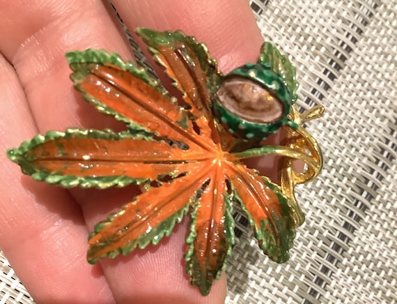 A vintage hand enamelled Horse Chestnut leaves Brooch Signed by Exquisite c1950s Autumnal jewellery
