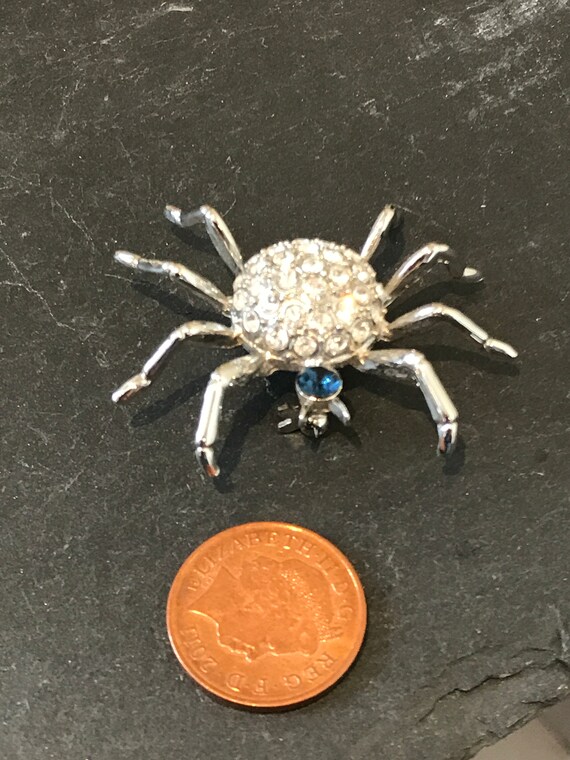 Striking 1980s Statement piece diamanté and blue rhinestone spider brooch/ Pin