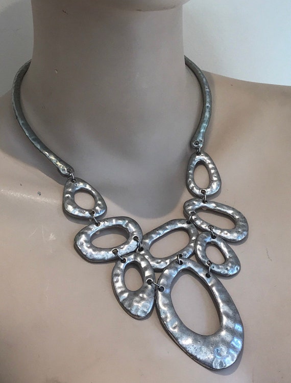 Stunning unusual modernist silver toned Statement Piece necklace