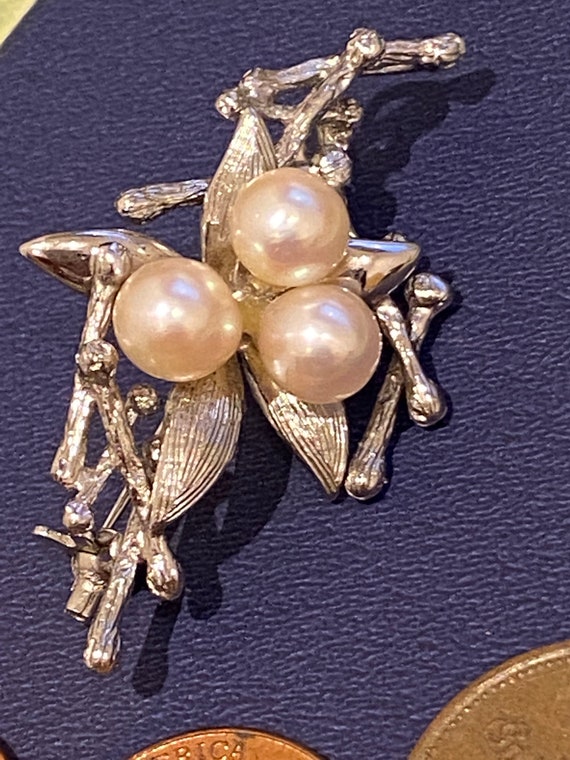 Beautiful vintage solid silver and real pearl flower stem pin pendant brooch