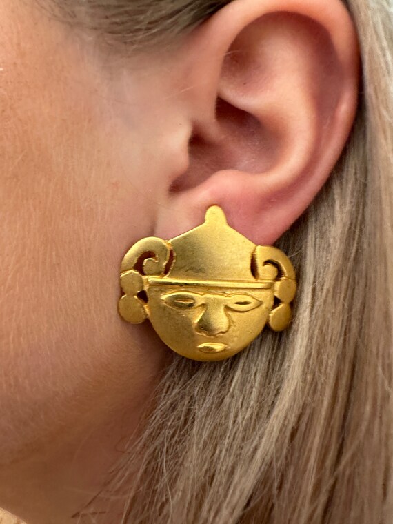 Vintage bright gold plated Colombian style statement piece clip on earrings jewellery 1980-90