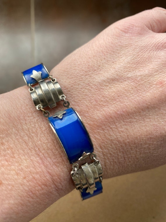 Attributed to JAKOB BENGEL Tram Bracelet Art Deco Machine Age Chrome royal blue Galalith panel bracelet