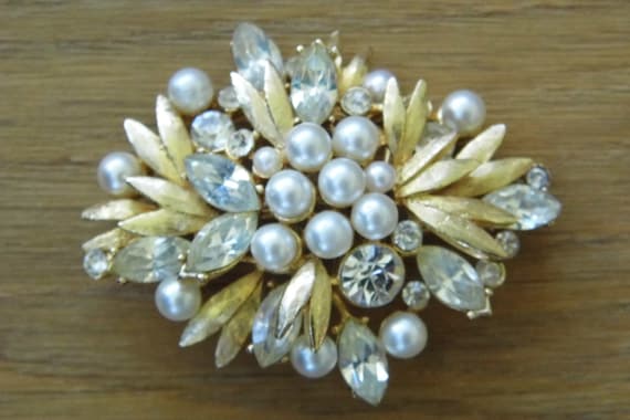 Vintage faux pearl and crystal gold tone brooch