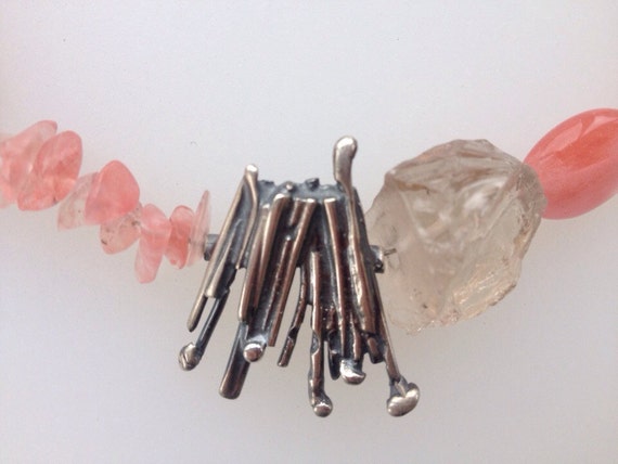Unusual vintage beaded rock crystal and rose quarts solid silver chip necklace