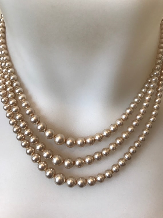 Elegant Vintage three stranded faux pearl necklace with large Marcasite clasp