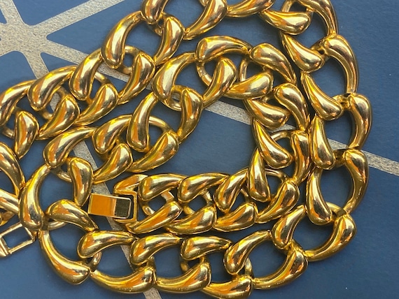 Beautiful classic vintage gold plated large linked curb chain statement necklace by Napier