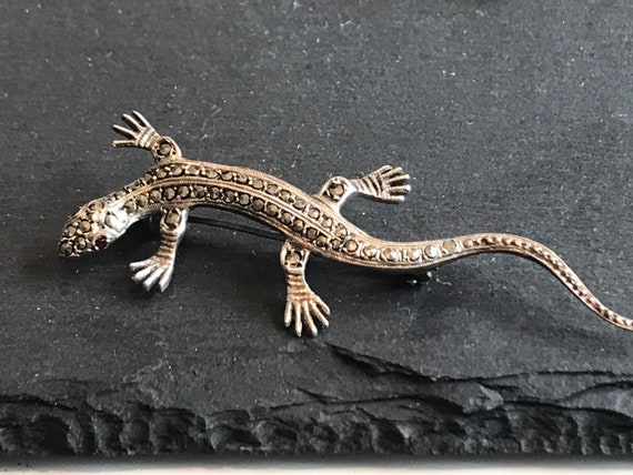 Art Deco 835 solid Silver And Marcasite Lizard salamander Brooch Pin set with Garnet Eyes