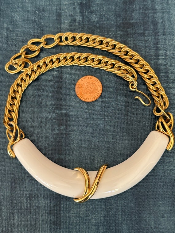 Gold plated vintage MONET thick chain white lucite panel choker necklace c1980-90s