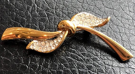 Vintage Signed Attwood & Sawyer elegant gold plated and diamanté brooch pin c1960s
