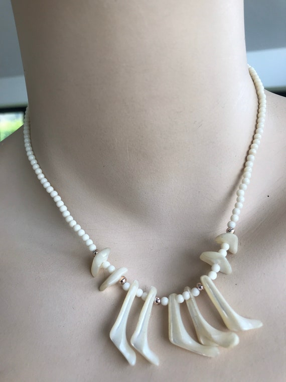 Vintage mother of pearl tribal style beaded droplet choker necklace 15.5 inches