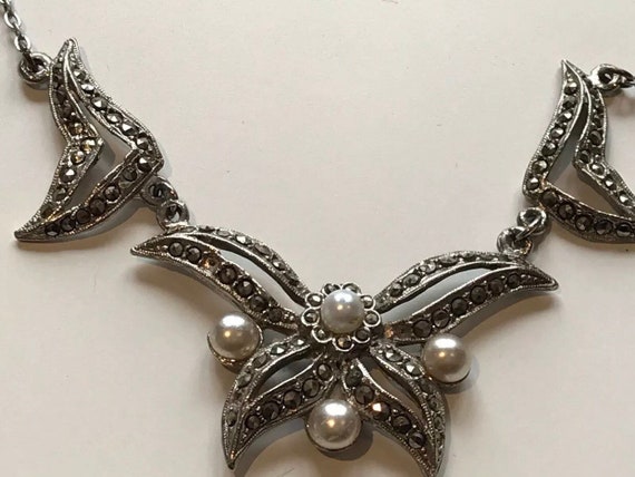 Original Retro 1940s vintage necklace set with Marcasites and pearls