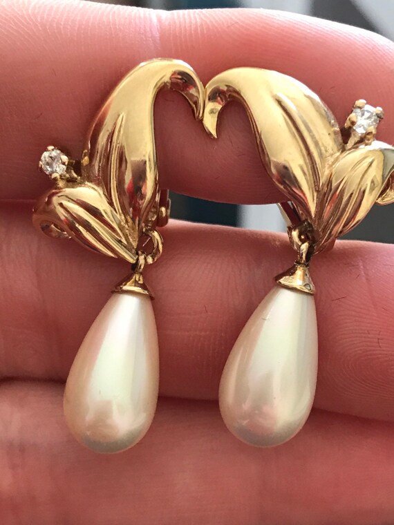 Vintage signed Majorica simulated pearl drop clip on earrings gold plated 925 silver