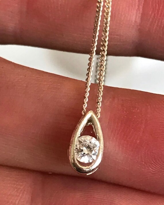 Classic and elegant solid silver stone pendant necklace 18 chain