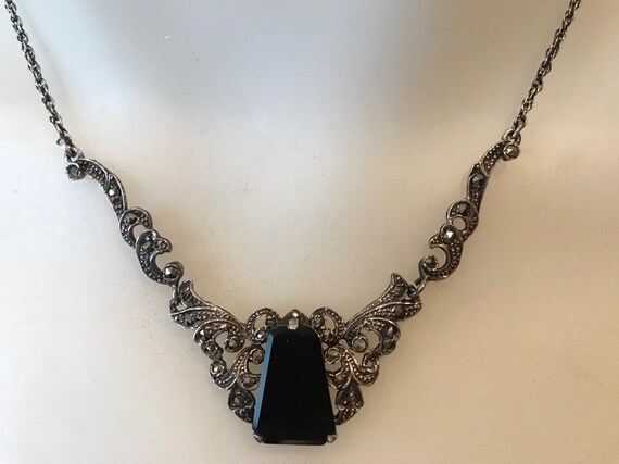 Exquisite Art Deco Sterling Silver and Marcasite necklace
