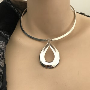 Statement piece Modernist solid sterling silver Torque necklace with pendant from Franz Scheurle, Germany now Quinn c1960-70s image 2