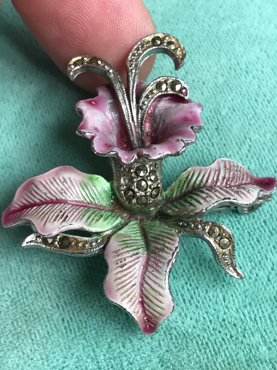 1940s pot enameled marcasite flower brooch