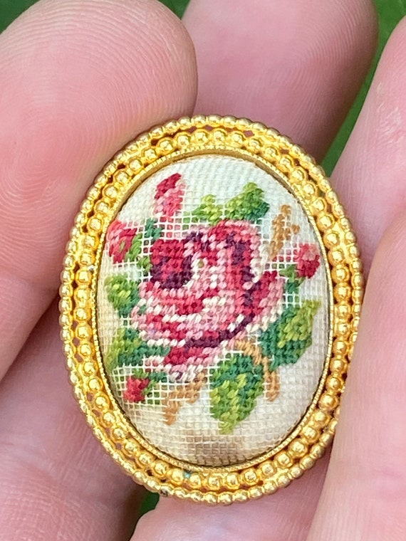 Vintage 1950s tapestry needle point floral brooch pin